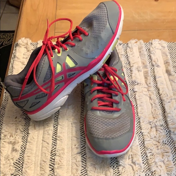 ASICS - Picture 2 of 3